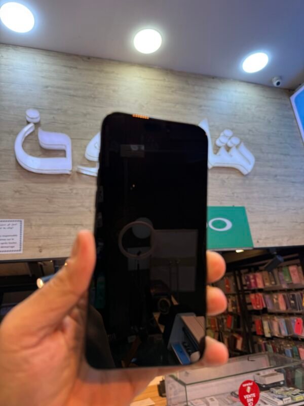 iPhone 15 pro Max 256 1sim batterie 86 %